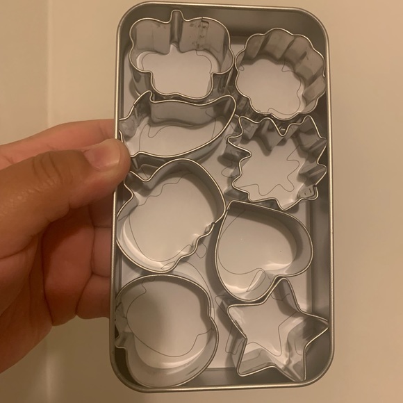Pampered Chef mini 8 piece cookie cutter set - Picture 2 of 8